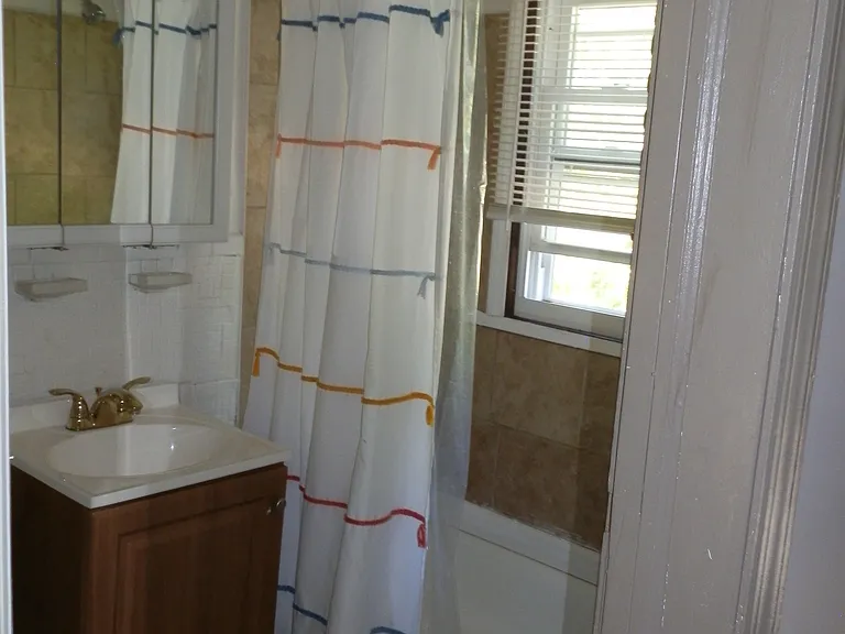 Main Bathroom 2nd floor