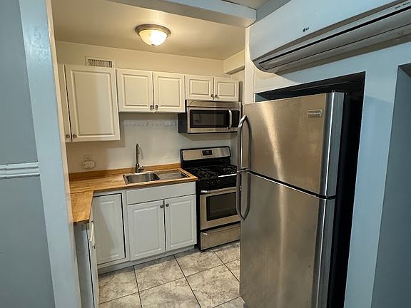 5th image of 300-300 W James St #306-3