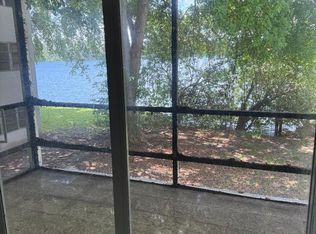 3941 Crystal Lake Dr APT E, Pompano Beach, FL 33064