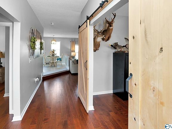 5th image of 202 Misty Cove Ct