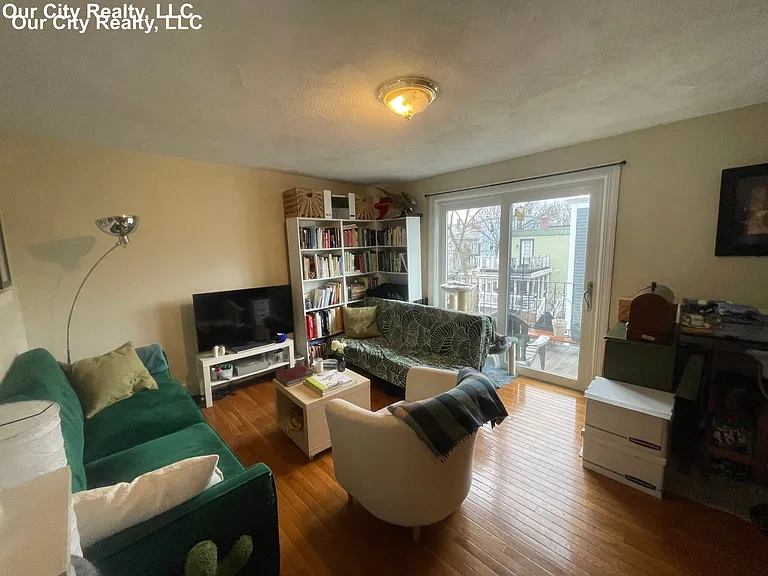 13B Suffolk St #B — Photo 1