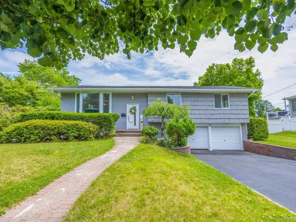 43 Saratoga Drive, Jericho, NY 11753