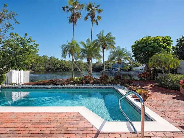 656 Bridgeway LN, NAPLES, FL 34108