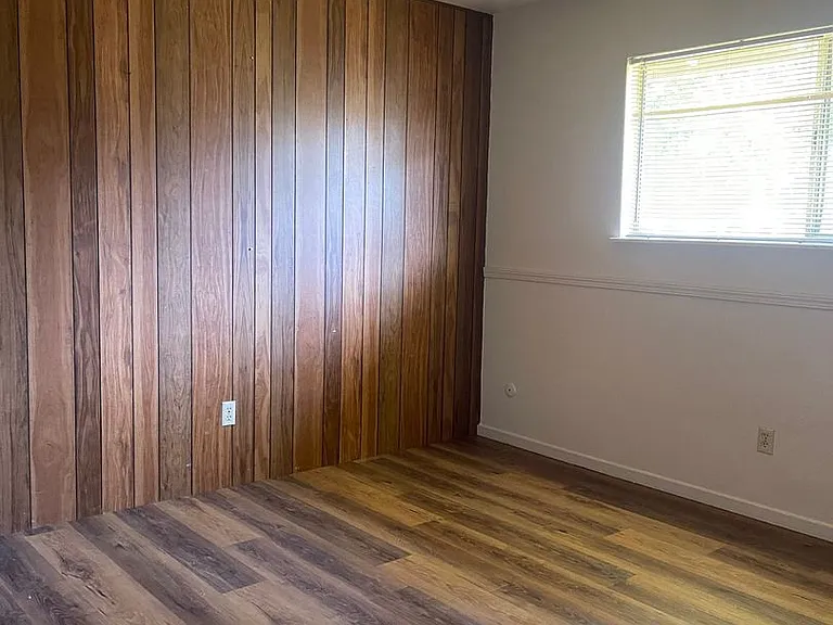 735 Christine Ave — Photo 25