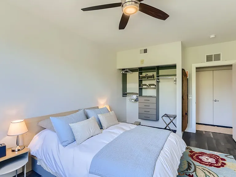 4650 Holiday Dr #203 — Photo 17