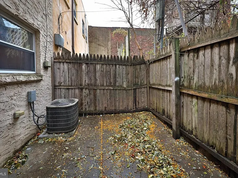 922 N Bambrey St — Photo 12