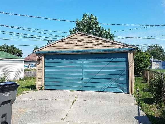 2nd image of 19525 Opal St