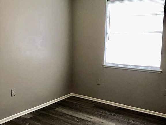 2nd image of 2602 Demaret Dr