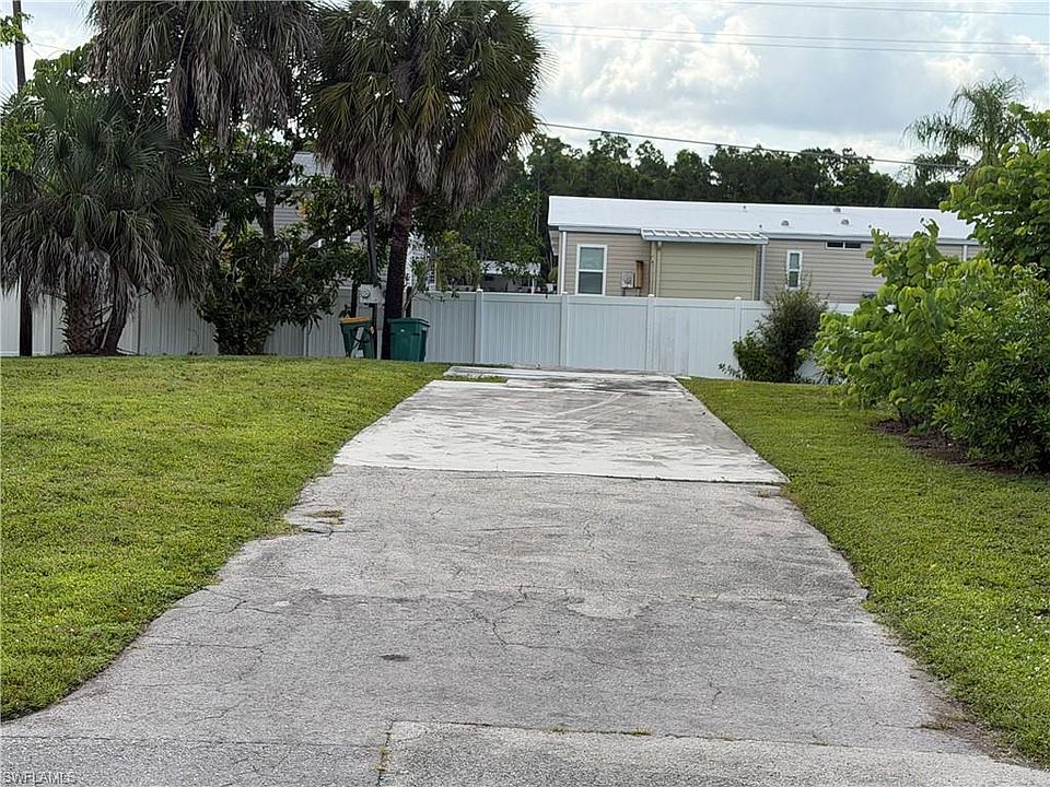 2nd image of 260 Cape Sable DR