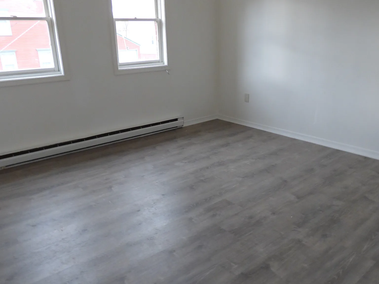 99 S Lake Ave — Photo 3