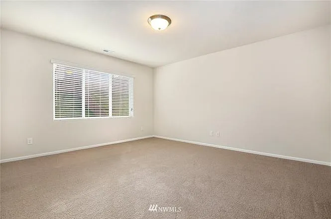 2730 Saga Ct NE — Photo 12