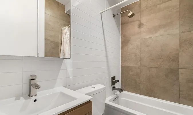 Rented by L Rose Realty (Brokerage) | media 17