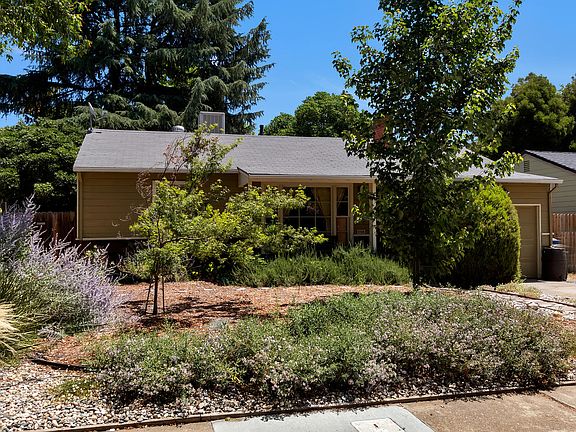 2nd image of 4321 Cabrillo Way
