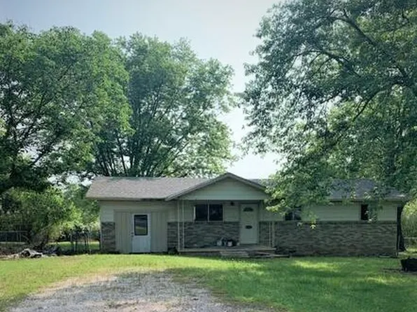 307 Logue Ave, Gans, OK 74936