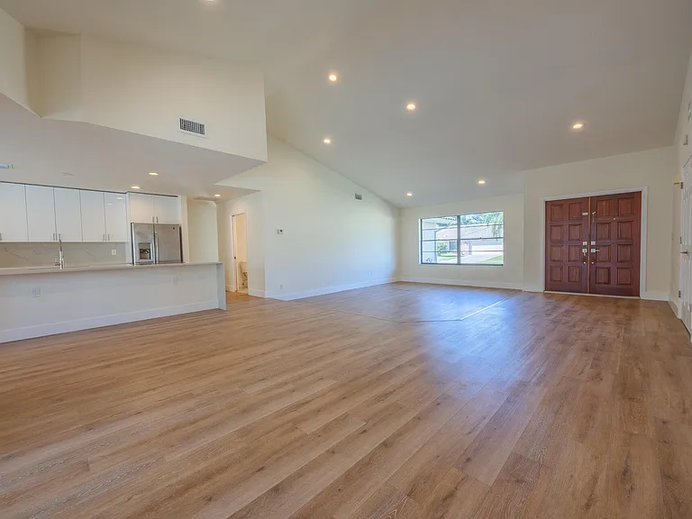 22352 Martella Ave — Photo 19