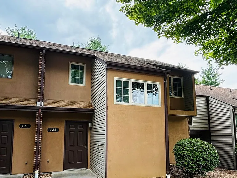 322 Shenandoah Cir — Photo 1
