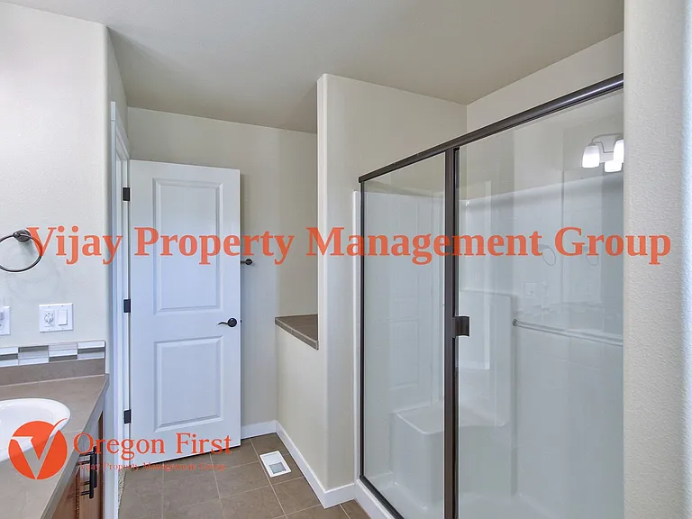 410 SW Basilone Ter — Photo 19