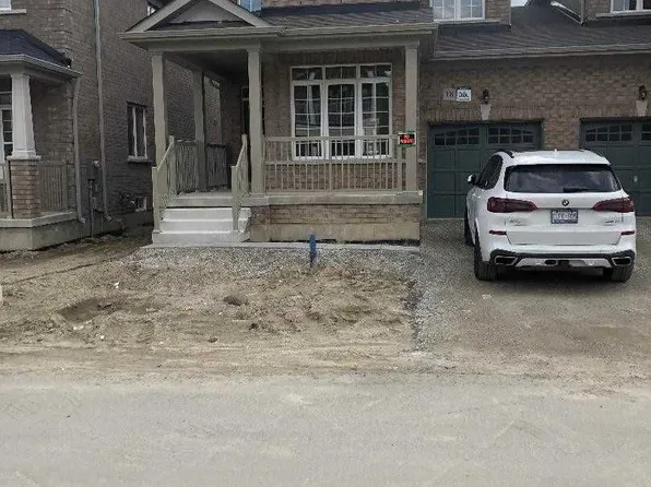 18 Ladysmith St, Brampton, ON L6R 4B2