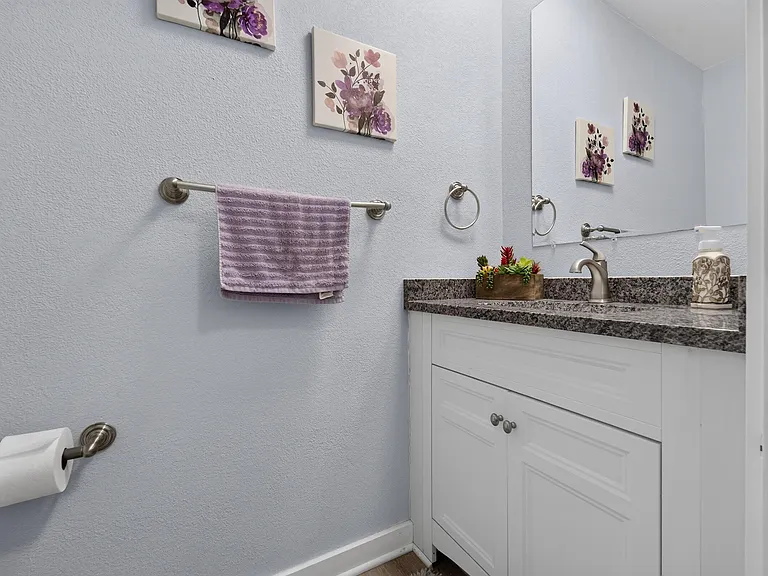 1421 W Edgerton Ave — Photo 17