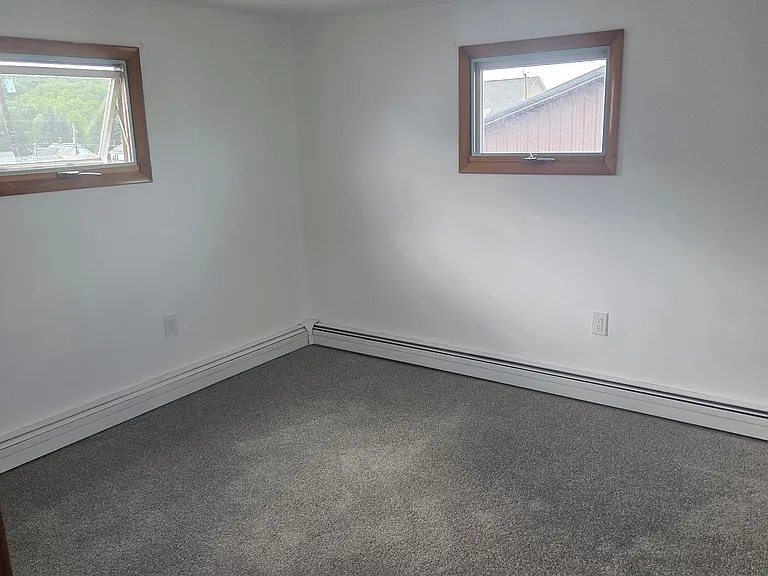 318 Chestnut St — Photo 15