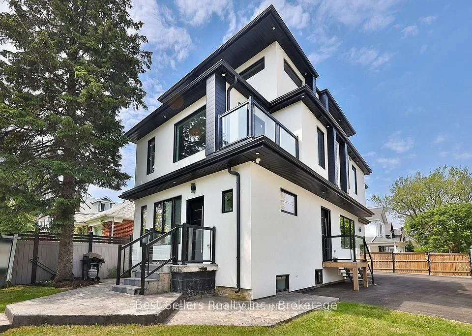 172 Royal York Rd #2