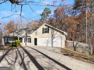 5975 Julian Rd, Gainesville, GA 30506