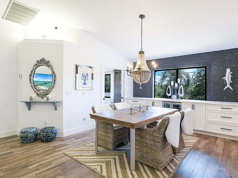 999 E Valley Dr #1-ID1073522P — Photo 15