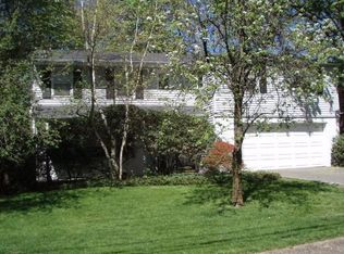 12 Hemlock Dr, Syosset, NY 11791