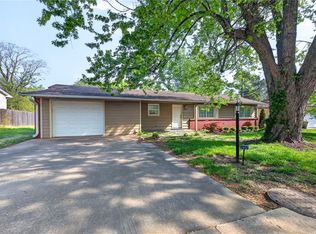 2452 W Valley Dr, Fayetteville, AR 72703