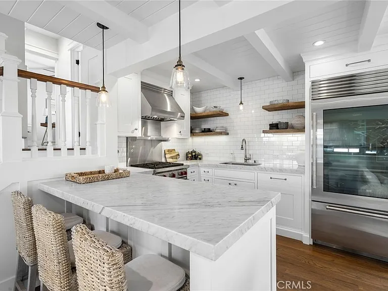 420 Acacia Ave — Photo 4