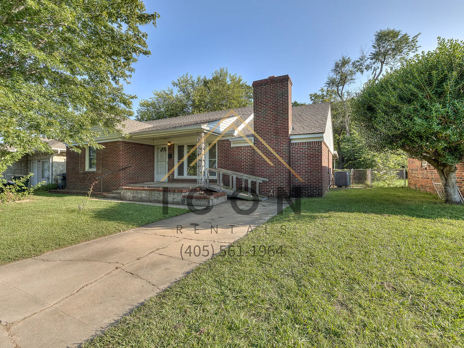 1302 Oxford Way - 1 — Photo 2