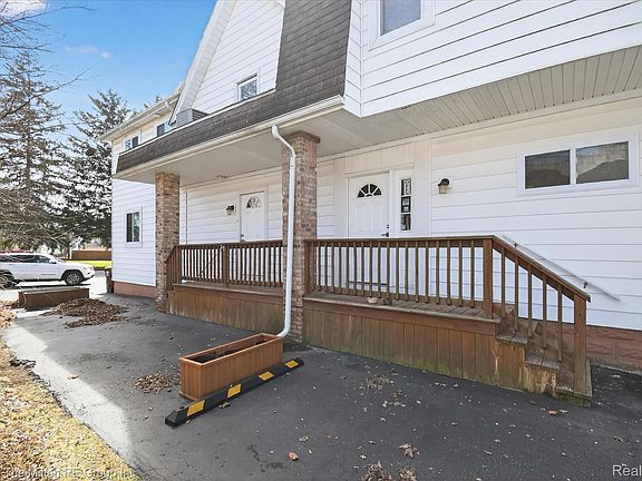 4th image of 175 2nd St