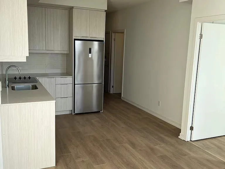 36 Manor Rd E #710 — Photo 7