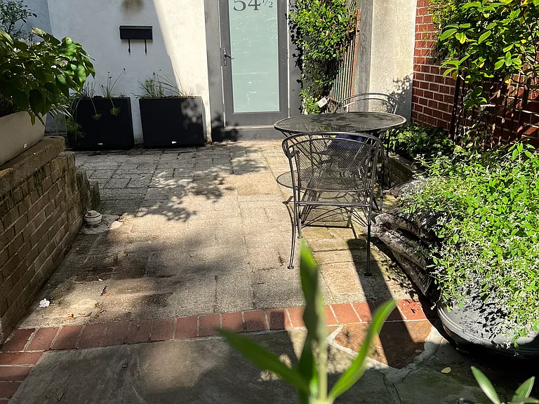 54 Parkwood Ave #1/2 — Photo 12