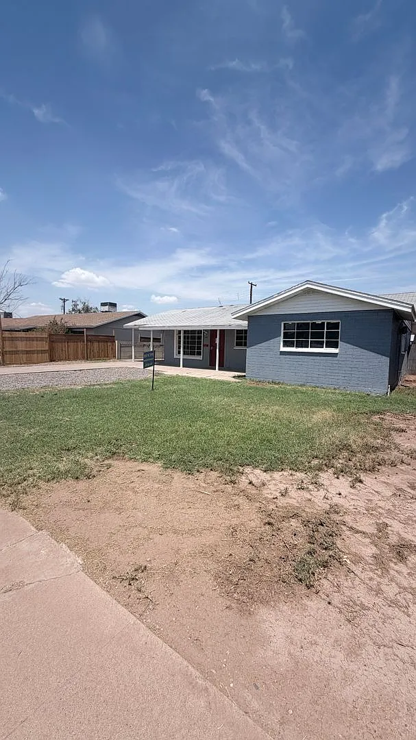 **Spacious 4 Bedroom Home in the Heart of Tempe — Photo 1