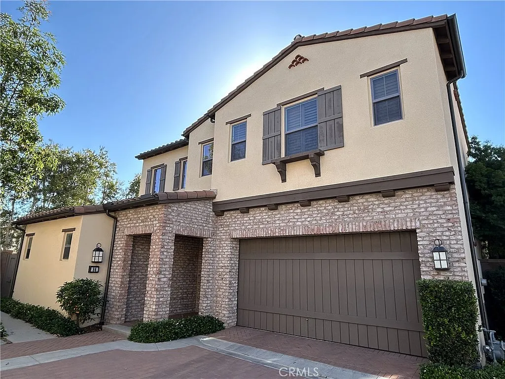 4 bed, 2217 sqft, $5,800 — Photo 1