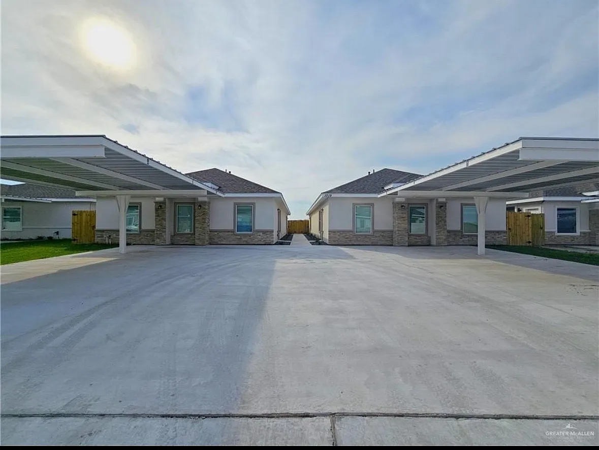 3 bed, 1050 sqft, $1,200 — Photo 1