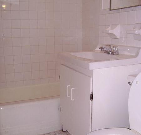 5th image of 10915 Merrick Blvd APT 2E