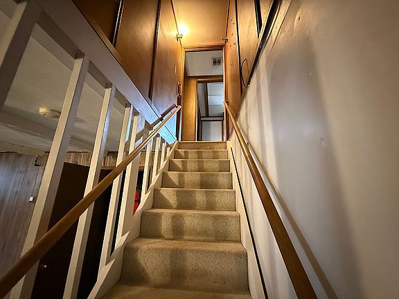 4th image of 1519 E Ave NW