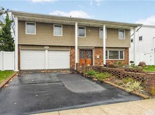2648 Rebecca St, Bellmore, NY 11710