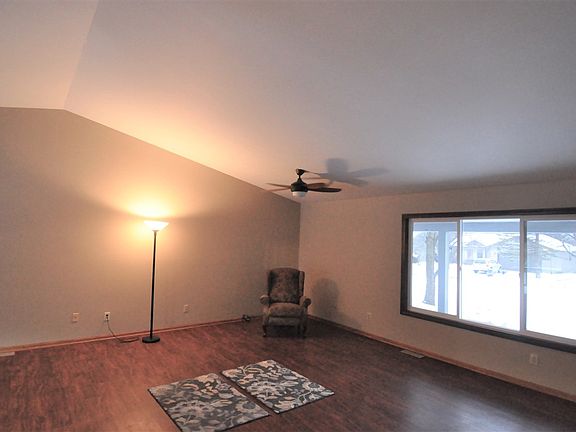 2nd image of 207 Bounty Dr NE