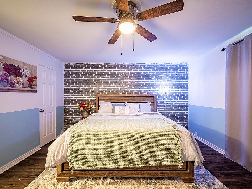 Room A King bed