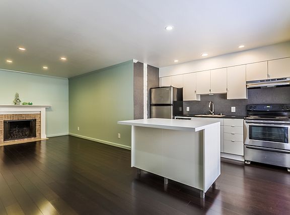 4th image of 5121 W 75th St