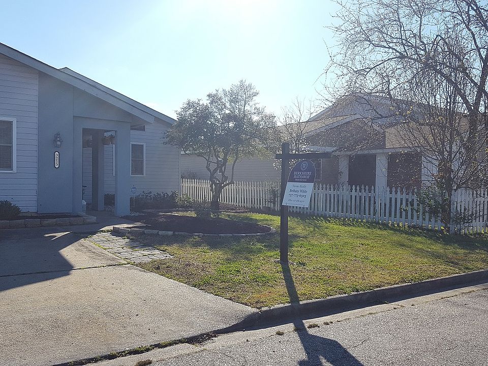 2nd image of 3213 Barrington Dr