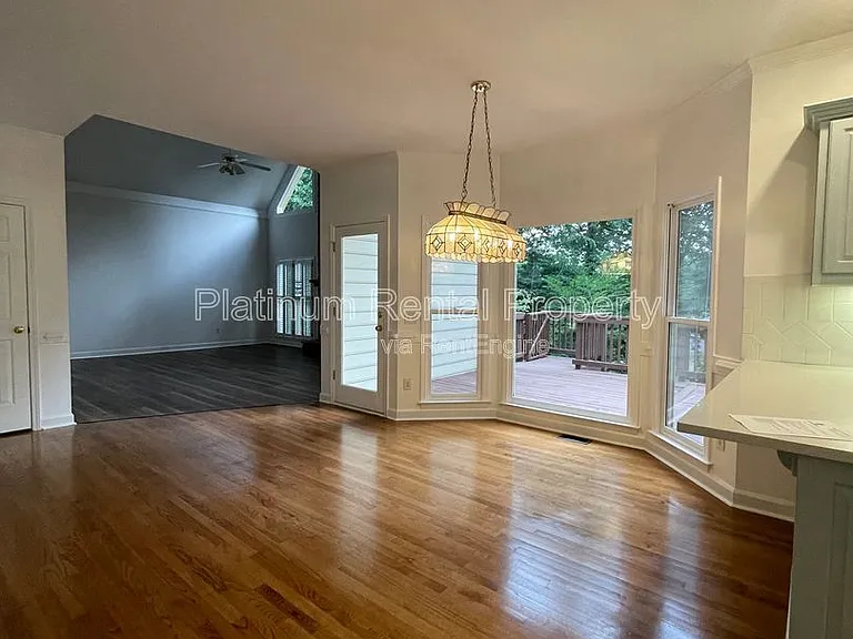870 Ingleside Dr — Photo 15