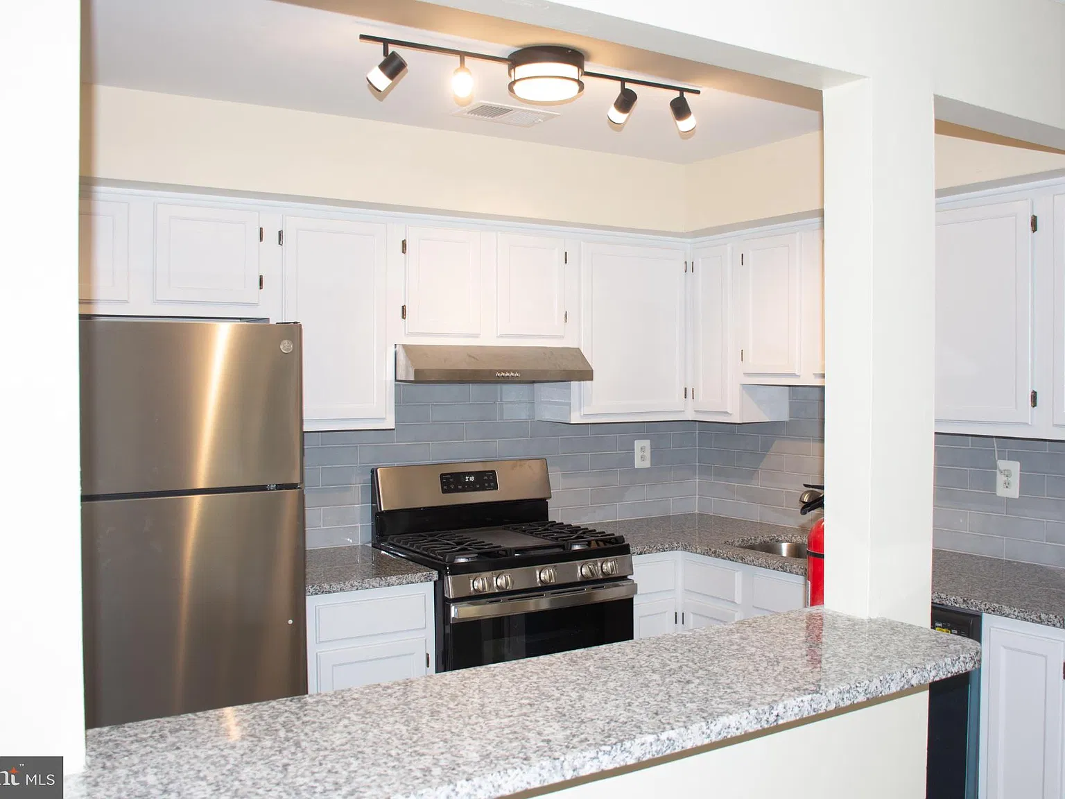 2 bed, 2.0 bath, 1138 sqft, $2,500 — Photo 4