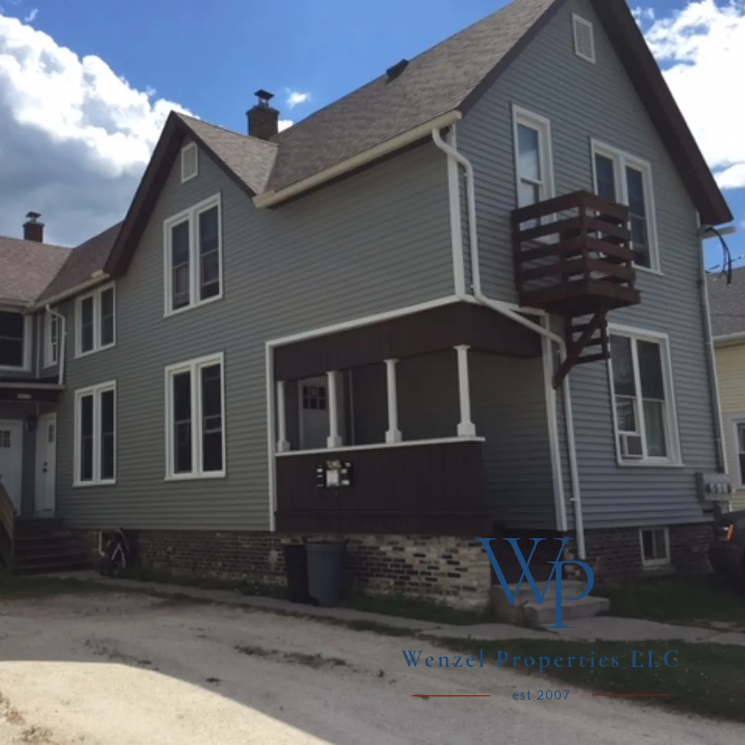 2 bed, 700 sqft, $845 — Photo 1