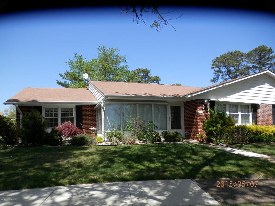 1st image of 852A Thornhill Ct #100A