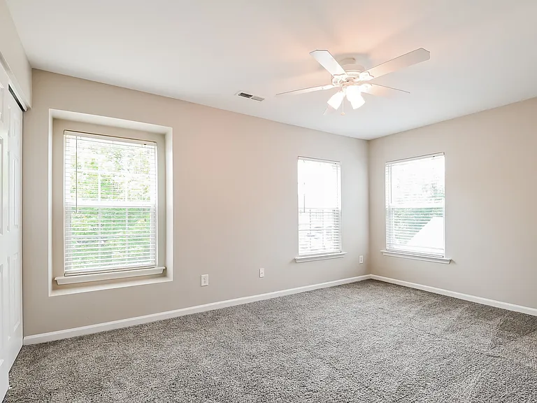 304 Edgecroft Way — Photo 7