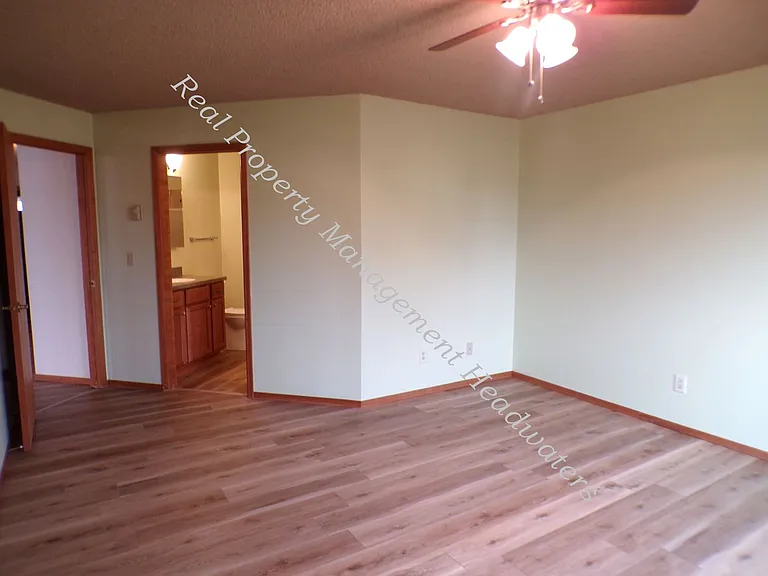 2552 Heritage Dr — Photo 10